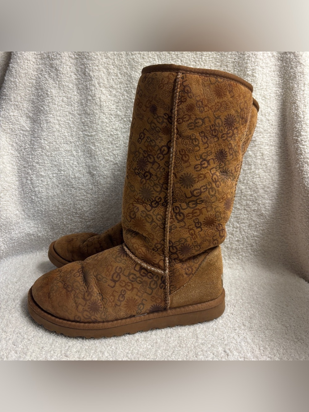 UGG Classic Tall Logo Boots in Chestnut Brown size 6W